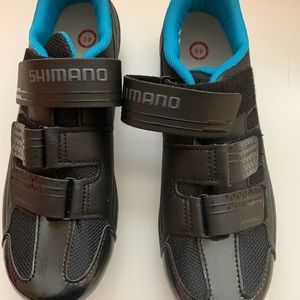 Shimano size 40 cycling shoes